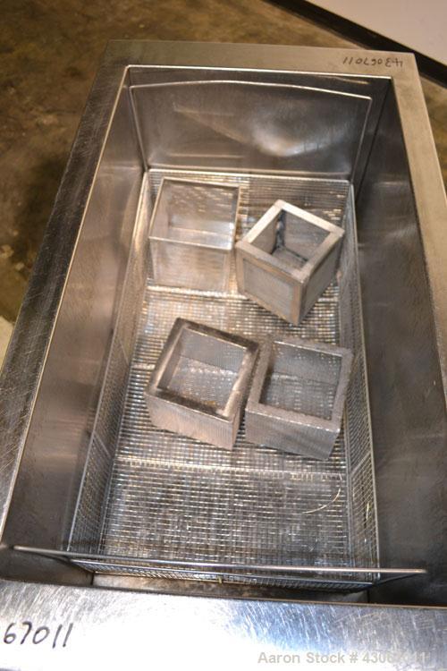 Used Ultrasonic Power Corporation Ultrasonic Cleaner, Model 53-40-158, 304 Stainless Steel. Approximate 39 gallon tank, 18’’ wide x 32’’ long x 16’’ deep. Includes a removable basket. Peak power 1500...
