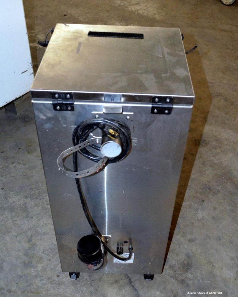 Used Fumex Portable Air Filtration System, Model FA2-SSD. 304 Stainless steel cabinet, approximate 210 cfm at 39" wc. Digital control panel.