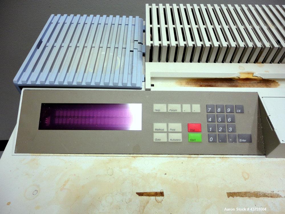 Used- Perkin Elmer Lambda 20 Spectrometer. Designed for routine UV/Vis analysis. Scanning double beam.