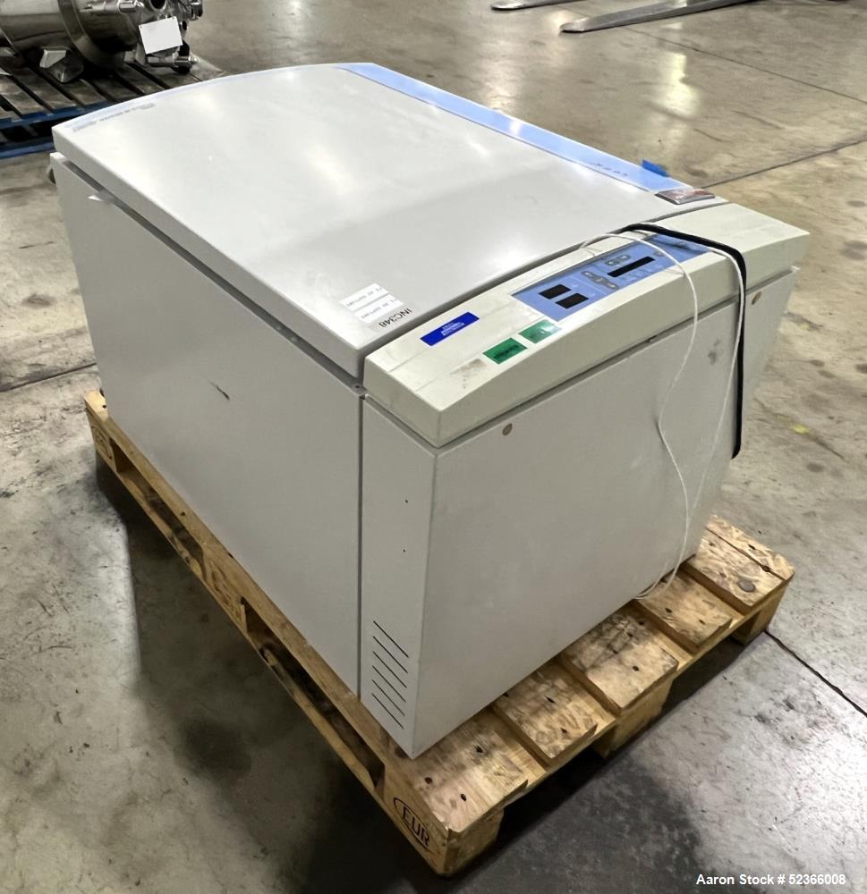 Used- Thermo Scientific Series 2 Water Jacketed C02 Incubator, 184L (6.5 cu. Ft.) Capacity. Inside Glass door, 21-1/2" wide ...