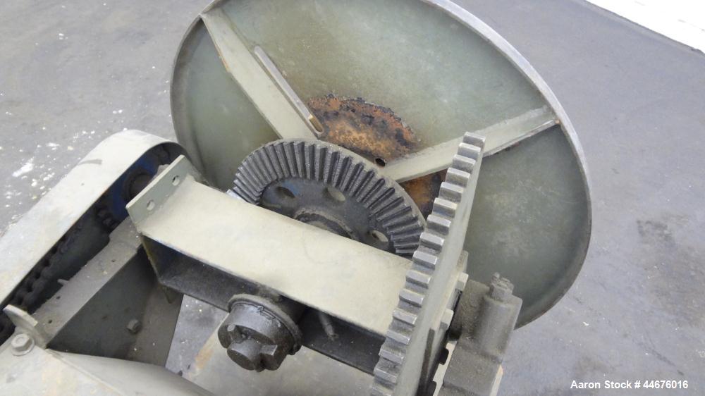 Used Ransome Welding Positioner, Size 5-HT. Approximate 500 pound capacity, foot pedal, and pendant control. Mounted on a frame with casters.