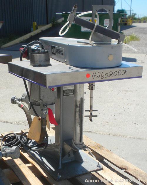 Used Szegvari Attritor, Type 01HDT, Size 01. 1/2" Diameter x 6" long 304 stainless steel removable pin bar agitator, requires a 750 CC chamber. Approximate .25 liter capacity. Driven by a 1/4 hp, 3/6...