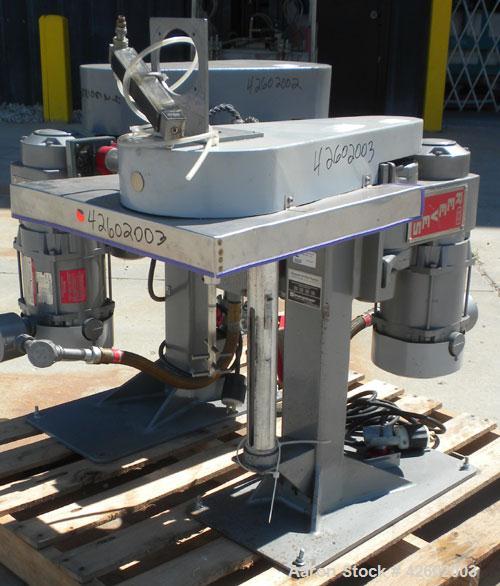 Used Szegvari Attritor, Type 01HDT, Size 01. 1/2" Diameter x 6" long 304 stainless steel removable pin bar agitator, requires a 750 CC chamber. Approximate .25 liter capacity. Driven by a 1/4 hp, 3/6...