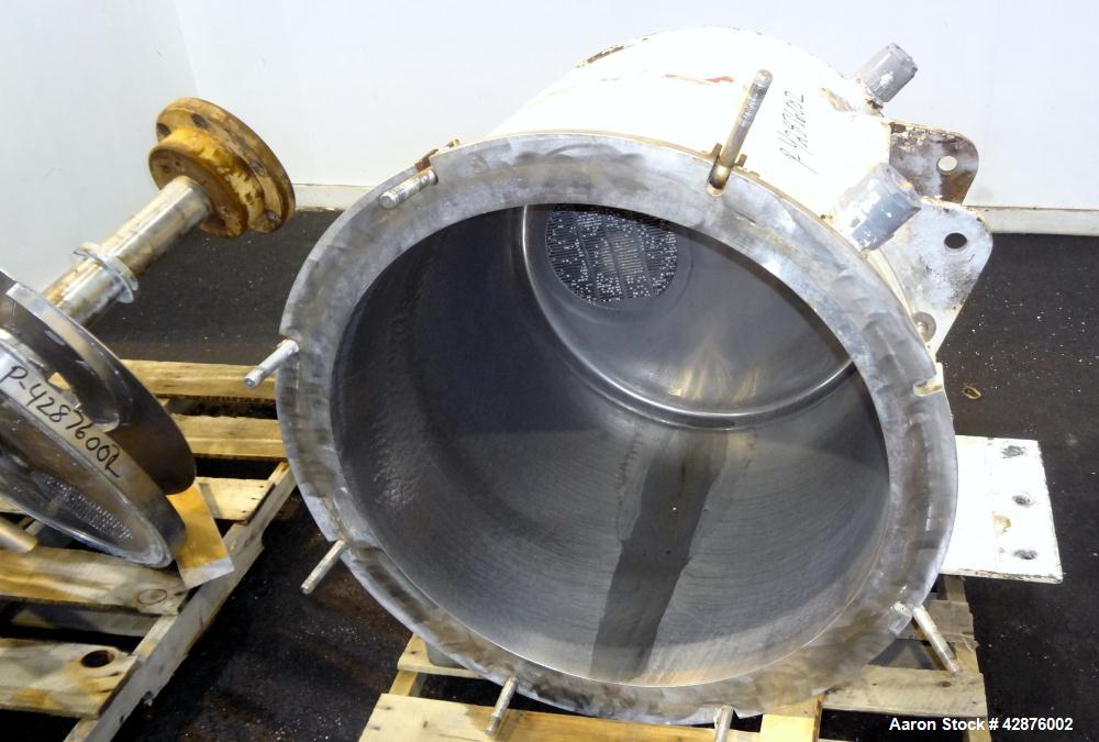 Used Union Process Szegvari Continuious Attritior Mill, Model Q100. 316 Stainless steel grinding chamber, 32" diameter x 32" deep. Flow rate 80 to 120 gallons per minute. Carbon Steel jacket rated 10...