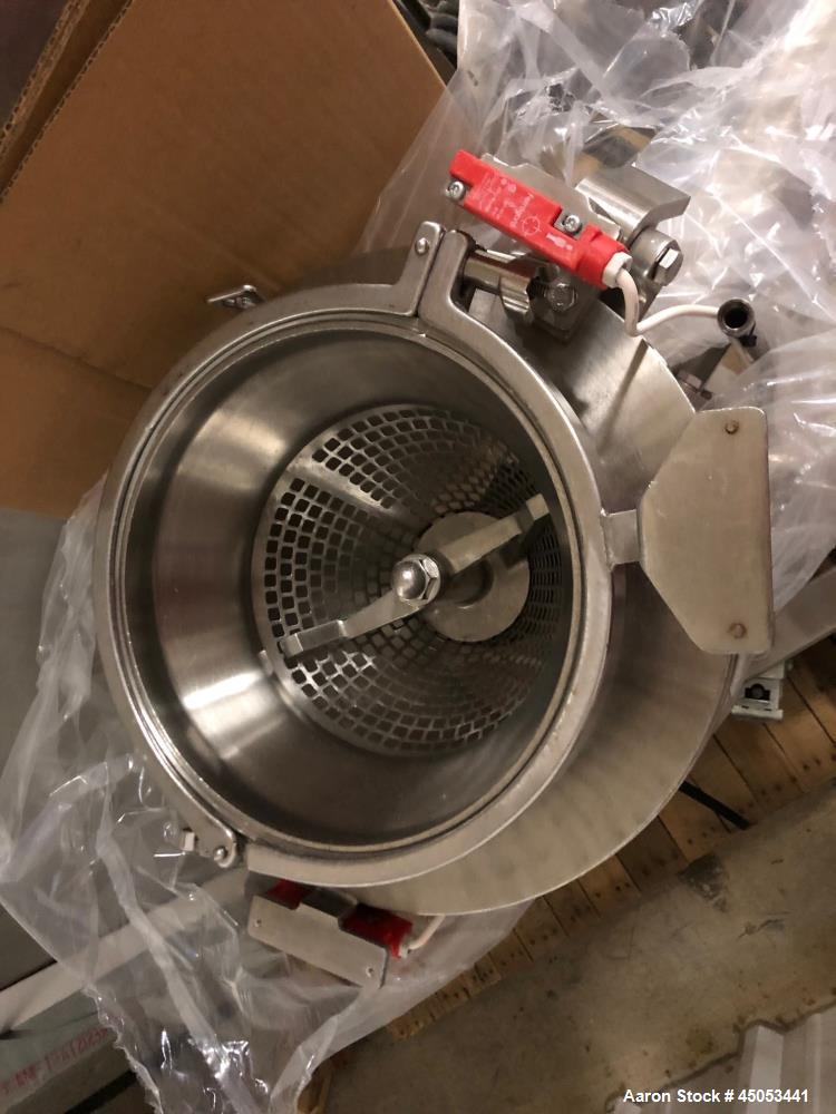 Used Quadro Model U20 Colloid Mill. Approximate capacity up to 4250 pounds an hour. Top feed, bottom discharge. Mounted on stainless steel frame with casters. Has 5HP 3/60/230/460V Reliance Drive UL ...