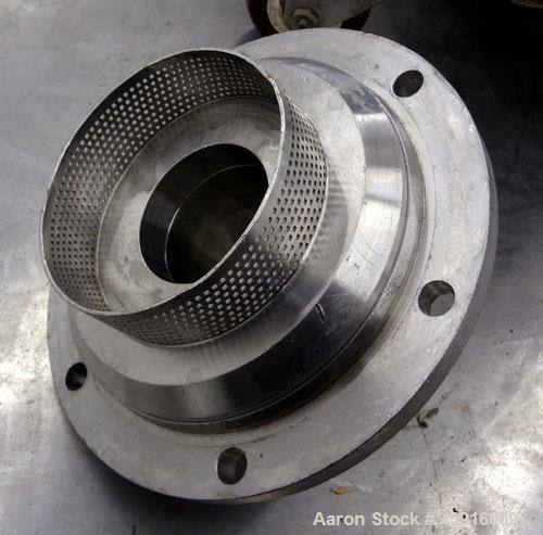Used Silverson High Shear In-Line Mixer, Model 600LS, 316 Stainless Steel. Approximately 5-1/16” diameter square hole high shear screen work head, approximately 4-7/8” diameter rotor. Jacketed chambe...