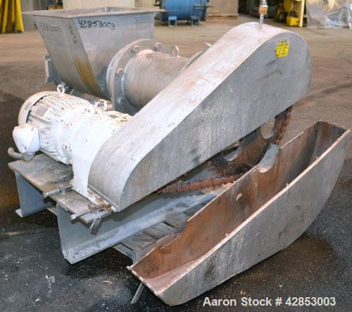 Used Rietz Bepex Extructor, Model RE-15-K7E328, 304 Stainless Steel. 14" Diameter blade. End orifice plate. 24’’ x 22’’ Top feed hopper. Driven by a 25 hp 3/60/230/460 volt, 1775 rpm gear motor, no r...