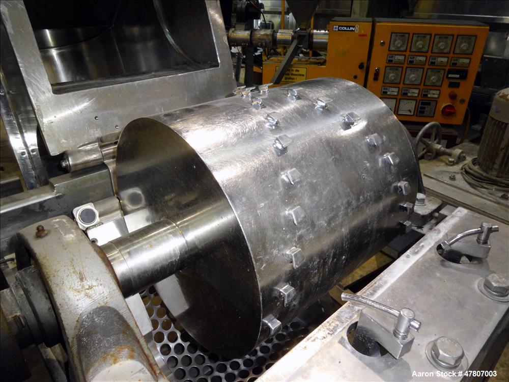 Used Fitzpatrick GuiloRiver, Model 14LX14D, 304 Stainless Steel. 14" Diameter x 14" wide rotor with riving pins. 16" x 15" Feed with a hinged pelican feed hopper, hinged bottom discharge with approxi...