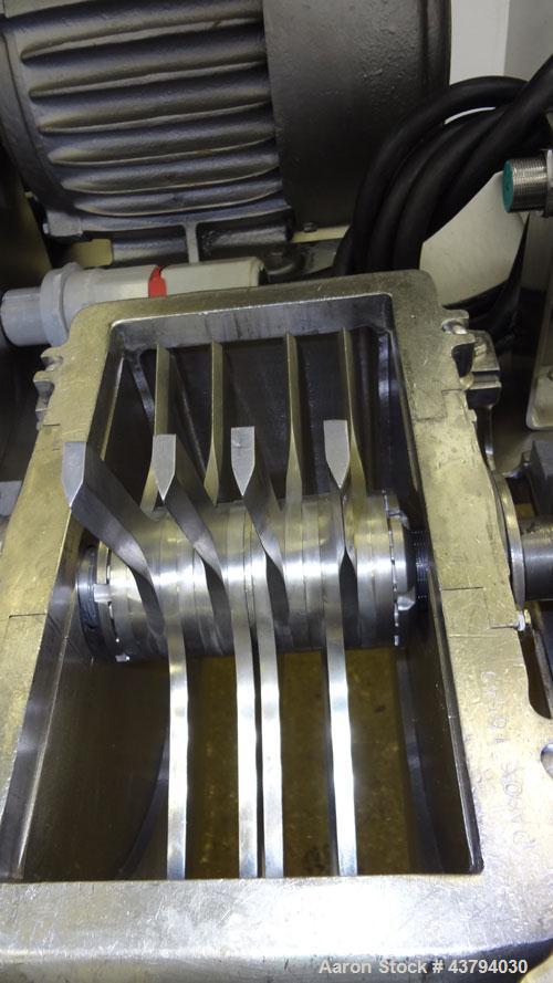 Used Fitzpatrick Fitzmill, Model DAS06, Stainless Steel. (16) Knife/Impact fixed 410/16/20 stainless steel blades, 6” x 11” 316 stainless steel cutting chamber, 316 stainless steel feed throat with a...