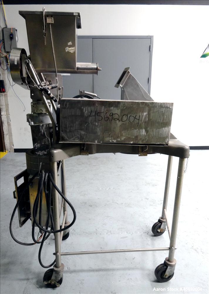 Used Fitzpatrick Fitzmill, Model DAS06. (16) Impact/knife swinging blades, driven by 5 hp, 3/60/208-230/460 volt, 1755 rpm motor. 6" x 11" Cutting chamber, gravity feed throat, bottom screen. (1) 2-1...
