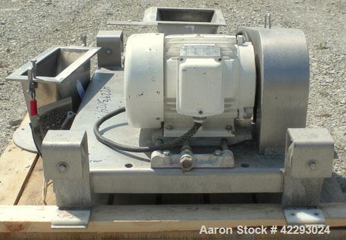 Used Fitzpatrick Fitzmill, model DASO6, 316 stainless steel. (16) 410/16/20 stainless steel fixed double impact stainless steel blades. 6" x 11" cutting chamber, gravity feed throat, bottom screen. D...