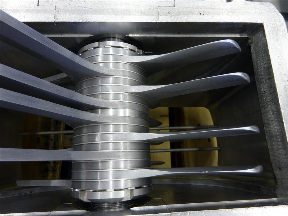 Used Fitzpatrick Fitzmill, Model DASO6, Stainless Steel. (16) Fixed impact/knife 410 stainless steel blades. Approximate 6" x 11" cutting chamber, 304 stainless steel. 316 Stainless steel top cover. ...