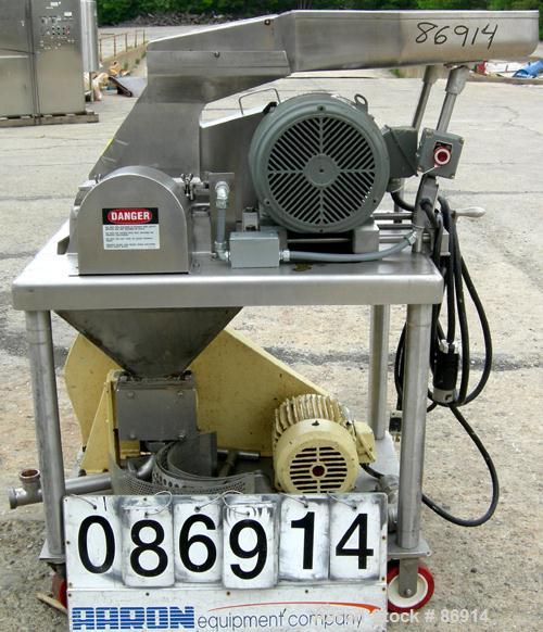 USED: Fitzpatrick Fitzmill, model DASO6, stainless steel. (16) 410 stainless steel fixed hook knife/impact blades. 6" x 11" cutting chamber with bottom screen. Gravity feed feed throat with pan. Driv...