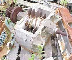 USED: Fitzmill model F pulverizer. 304 stainless steel body, 8" x 15" feed opening, (24) mild steel bolt-on knife rotor. Unit requiresmotor, base, cover and bottom screen.