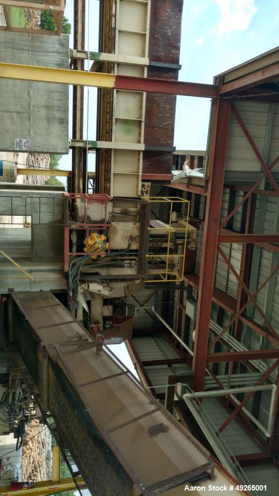 Used Pallmann Universal Long Log Flaker, Type PZU 19-600. Spec for 700 Kw / 938 hp. Inside max : 400. The voltage on this unit is 3 phase 480 volt for all of the motors and 120 volt and 24 volt for t...
