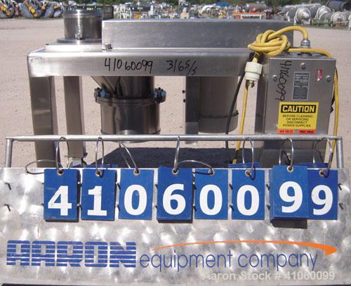 Used Quadro Comil, Model 194S, 316 Stainless Steel. Approximate 8" diameter impeller screen, approximate 1/8" diameter screen holes. Approximate capacity up to 4000 pounds an hour. Top feed, bottom d...