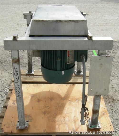 Used Quadro Comil, model 196, 304 stainless steel. Approximate 10" diameter screen, approximate capacity up to 8000 pounds an hour. Top feed, bottom discharge. Includes screen and beater bar. Driven ...