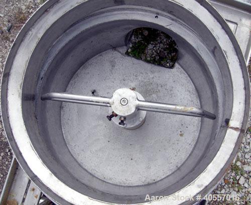 Used Quadro Comil, model 198S, 304 stainless steel. Approximate 24" diameter x 12" deep chamber with bar, no screen. Approximate capacity up to 16,000 pounds an hour. Driven by a 20 hp, 3/60/575 volt...