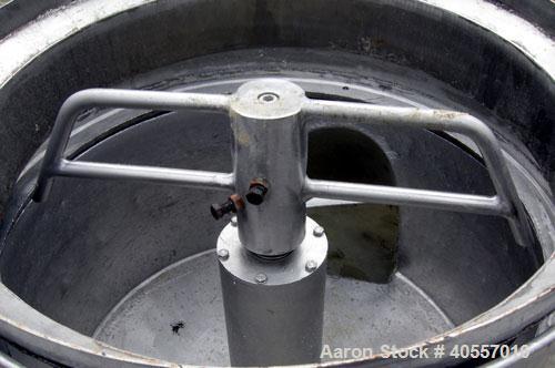 Used Quadro Comil, model 198S, 304 stainless steel. Approximate 24" diameter x 12" deep chamber with bar, no screen. Approximate capacity up to 16,000 pounds an hour. Driven by a 20 hp, 3/60/575 volt...