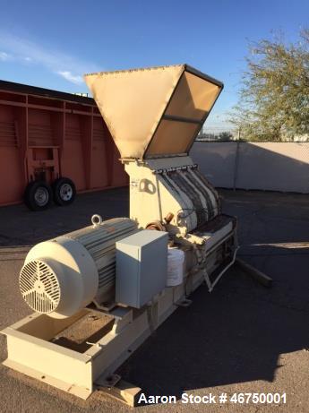 Used Schutte Buffalo Hammer Mill, Model 13100. 200 HP 3/60/460/3600 TEFC Motor, direct connected with guard. Mill is 48" wide and manufactured from 3/4" A-36 plate. Mounted on a structural steel sub-...