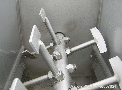 Used Anderson Dahlen Product Lump Breaker, 304 stainless steel. 14'' wide x 25 3/4'' long chamber, 2'' diameter shaft with (12) bolt on "T" type paddles. Bottom bar screen. Driven by a 1/2 hp, 3/60/2...
