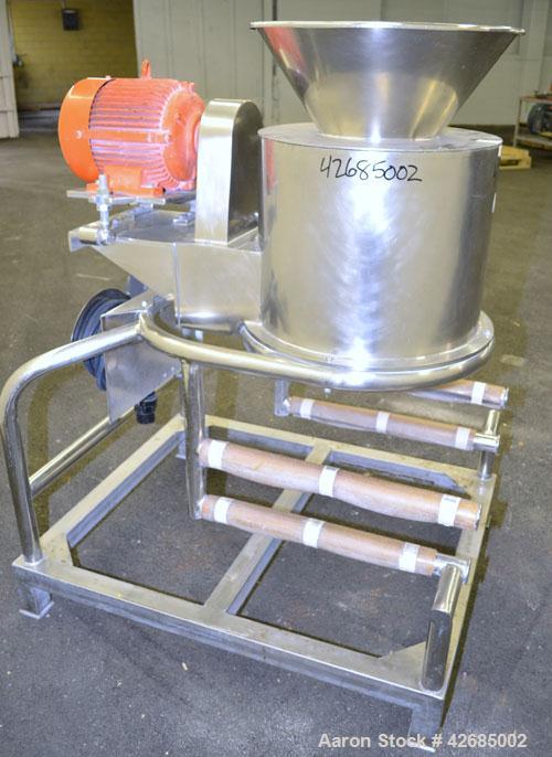 Used Alexanderwerk Shredder/Grater, Type R300, 316 Stainless Steel. 20-1/2’’ Diameter x 16’’ deep chamber, 12’’ diameter 2 blade rotor, missing sizing basket. Top feed hopper with safety grate, botto...