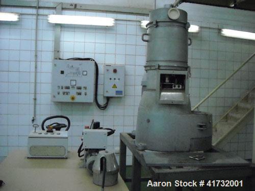 Used Amandus Kahl Pellet Mill, Model 33-390. Designed for the compression of food, feed, nutritional supplement and pharmaceutical powders into pellets for use as is or to be reground with improved d...