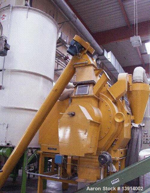 Used Amut Pellet Mill/Compactor, type FTP540, carbon steel. Working capacity between 440-880 lbs (200-400 kgs) per hour. Approximate 14" diameter die with 2 rollers. Driven by a 135 hp, 3/50/380 volt...