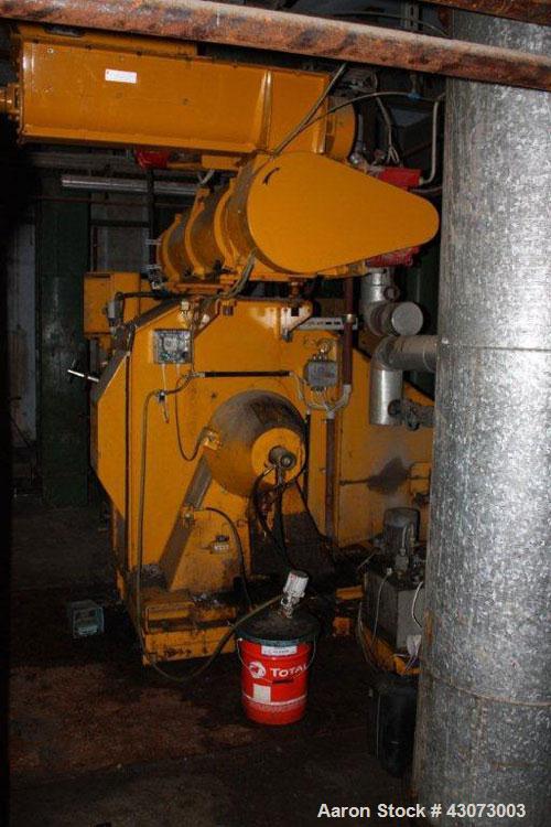 Used Buhler DPAA Pellet Mill. Total capacity 7.5 t/hour, total throughput performance 47 m3/hour, press rolls 12.5 x 7.1" (320 x 182 mm), form diameter/width 26/7" (660/178 mm), main motor performanc...