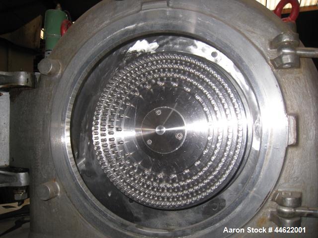 Used Alpine Mill, Model 315UPZ, stainless steel construction. Mill speed 9000 rpm. 29.3 Hp/22 kW motor, 50 Hz, EX. Includes inclined conveyor, hopper and technical documentation. New 1986. Frame moun...