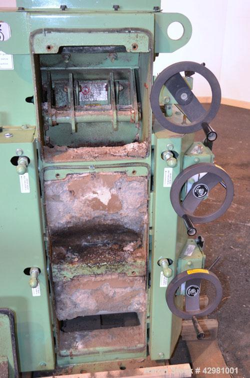 Used CPM Roskamp Series 900 Roller Mill, Type DP900-12, Carbon Steel.  (2) Pairs of  9’’ diameter x 12’’ wide rolls. Manually adjustable.  Manual feed gate adjustment, top feed hopper.  Driven by a 1...