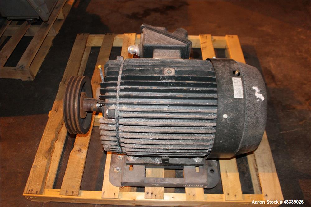 Used Gundlach Heavy Duty Roll Crusher, Model 3020D, Carbon Steel.
