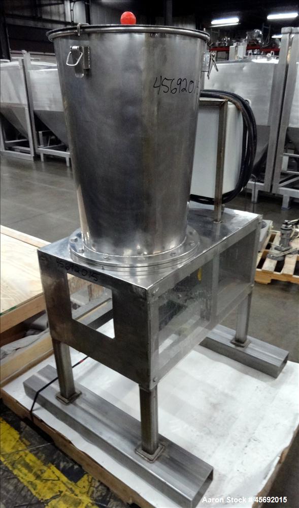 Used Fabricated Stainless Steel Mixing System, Approximately 25 gallons, Stainless Steel. 17-1/2" diameter x 25" straight side. (4) blade bottom mixer. Driven by 1.5Kw, 1725 rpm, 3/60/208-230/460 vol...