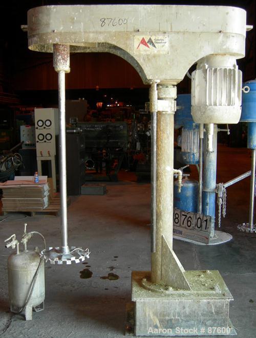 USED: Cowles dissolver, model 520VHV. 2" diameter x 56" long stainless steel shaft with a 16" diameter sawtooth blade. Will center in an approx 48" diameter can. 270 degree swing, 50-300 gallon batch...