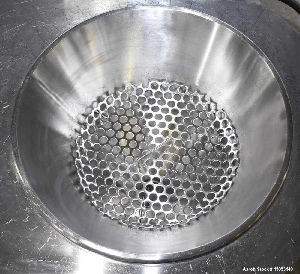 Used Fristam Powder / Disperser Mixer, Model PM 20-53, Stainless Steel. 24" Diameter funnel opening with cover. Maximum flow rate 125 gpm (28 m3/hr). Includes Fristam model FZX 2200 liquid ring pump,...