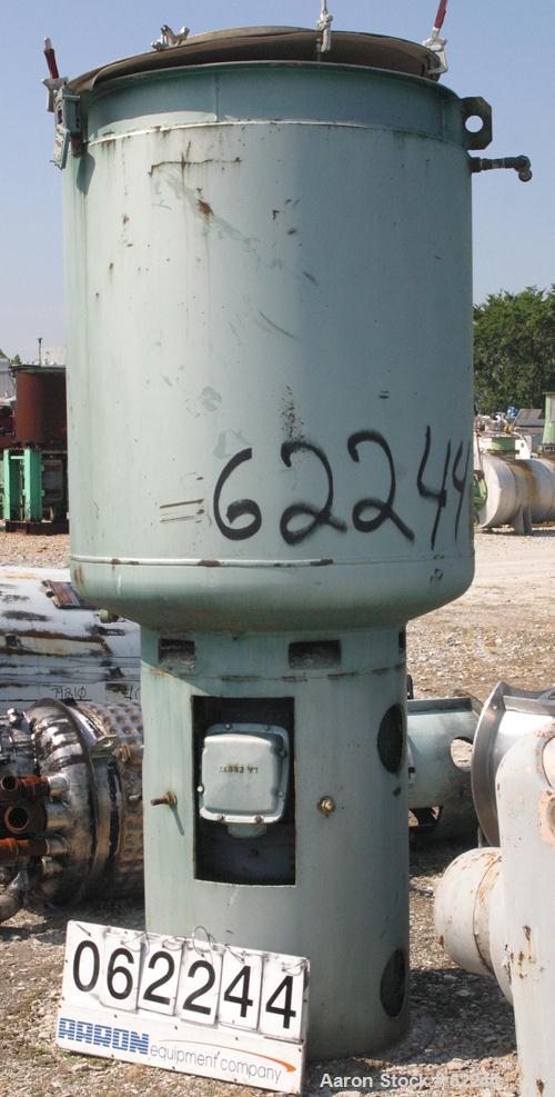 USED: Daymax mixer, model 250, 304 stainless steel. 330 gallon total capacity, 250 working. 42" diameter x 51" straight side. Open top with a clamp down cover, dished bottom, carbon steel jacket. (3)...