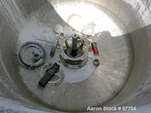 USED: Kinectic Dispersion Corp Kady Mill, model 800B, 304 stainless steel. 800 gallon working batch capacity, 650 gallons per minute continuous capacity. 60" diameter x 74" deep stainless steel jacke...