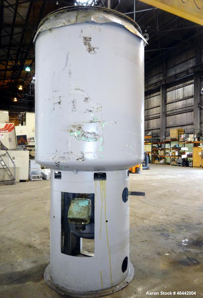 Used J.H. Day Daymax Disperser, 550 Gallon Working Capacity (660 Total), 304 Stainless Steel. Carbon steel vertical jacketed tank approximate 52" diameter x 65" straight side. Flat bolt on top carbon...