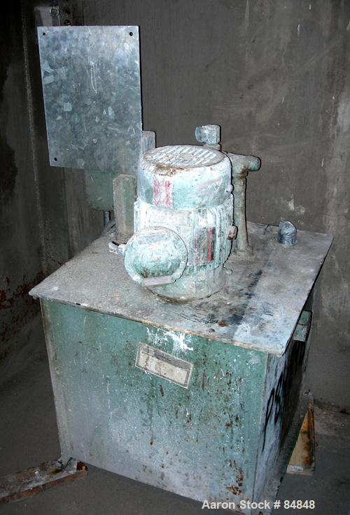 USED: Myers heavy duty disperser, model 800E-150-75. 4" diameter x 86" long stainless steel shaft with 32" diameter sawtooth blade. Will center in an approx 78" diameter can. Speed range approx 1500-...