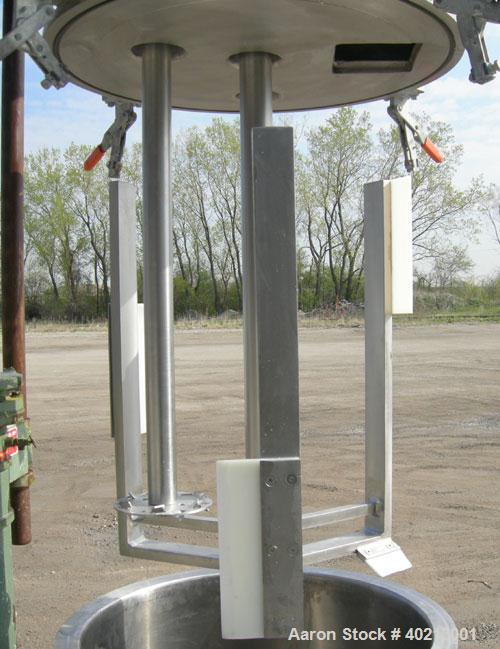 Used Myers dual shaft mixer, model V550A-5-7.5. (2) 2" diameter shafts, (1) 304 stainless steel, 6"  diameter saw tooth blade, driven by a 7.5 hp, 3/60/230/460 volt, 3515 rpm variable speed XP motor....