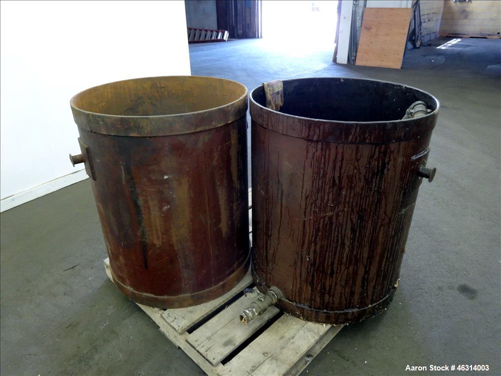 Used Schold Single Shaft Variable Low Speed Disperser, Model 10 VLS. Approximately 2-1/2" diameter x 39" long carbon steel shaft with a 3 bowtie blade. Driven by a 10 hp, 3/60/230/460 volt, 1735 rpm ...