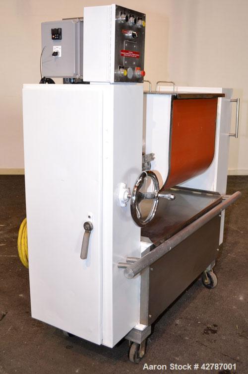 Used Peerless Double Arm Sigma Mixer, 30 Gallon, Model 30GAL, 304 Stainless Steel. Non-jacketed bowl 23" front to back x 26" left to right x approximately 21’’ deep. (2) Overlapping sigma style blade...