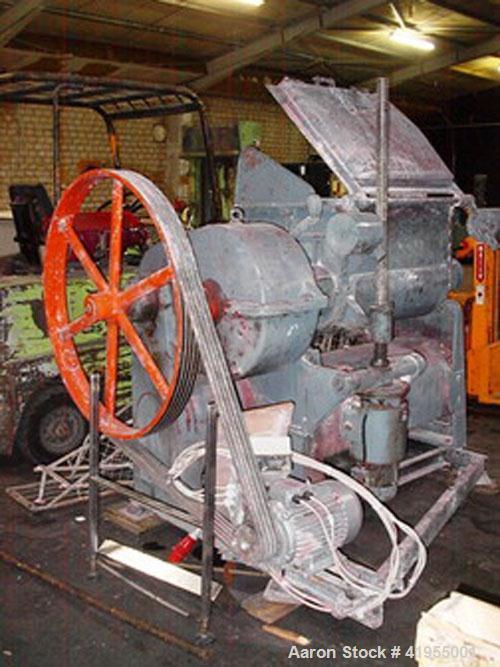 Used Werner Pfleiderer UK 10 Double Z Kneader. Stainless steel, jacketed, total capacity 80 gallons (300 liters), working capacity 40 gallons (150 liters), inner dimensions 29.5" x 28" x 24" (750 x 7...