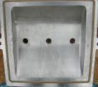 Used Teledyne Readco Lab Size Double Arm Mixer, size 6 quart (1.5 gallon), 316 stainless steel. Carbon steel jacketed bowl, 9 1/8'' left to right x 8 1/8'' front to back x 8 1/4'' deep, rated 150 psi...