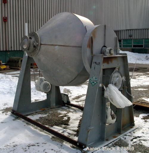 USED: Gemco double cone blender, model Double Cone Blender-Solids. Stainless steel, 40 cubic feet, 60" diameter x 15" straight side x 33" cone x 35" cone. 18" diameter top inlet with bolt down cover,...