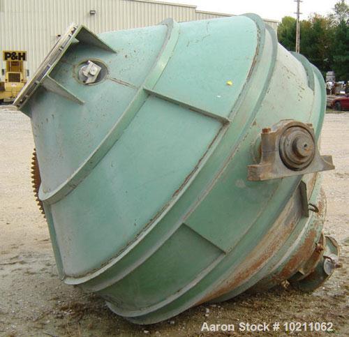 Used Gemco 7' Diameter X 7' Double Cone Batch Blender, Carbon Steel Construction. Approximately 7' diameter and 90" tall. Main shaft is 4" diameter with pillow block bearings. Comes complete with air...