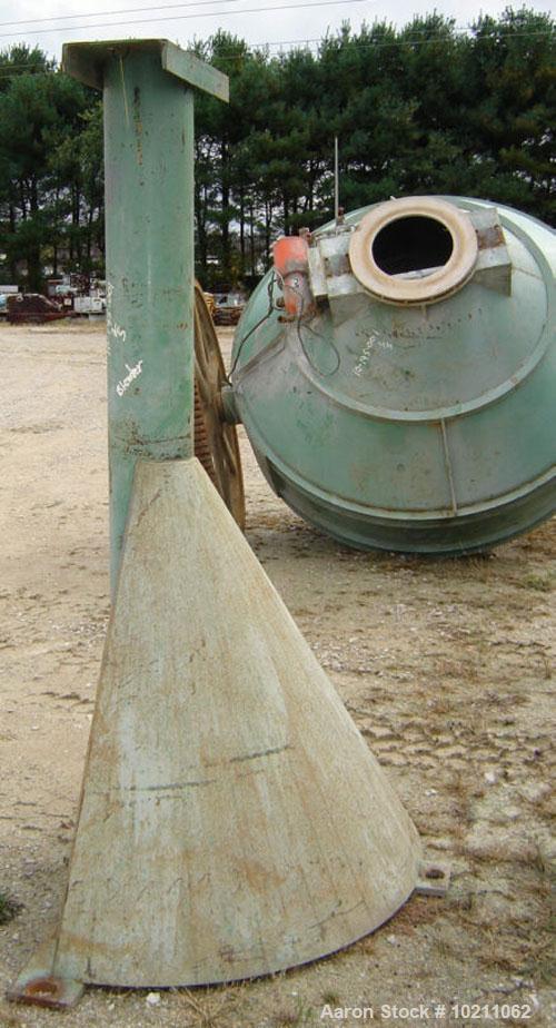 Used Gemco 7' Diameter X 7' Double Cone Batch Blender, Carbon Steel Construction. Approximately 7' diameter and 90" tall. Main shaft is 4" diameter with pillow block bearings. Comes complete with air...