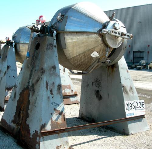 Used National Tank & Manufacturing Double Cone Jacketed Blender, 40 Cubic Feet Working Capacity (59.8 total), 304 Stainless Steel. Stainless steel jacket rated 10 psi. Internal 56" diameter x 19" str...