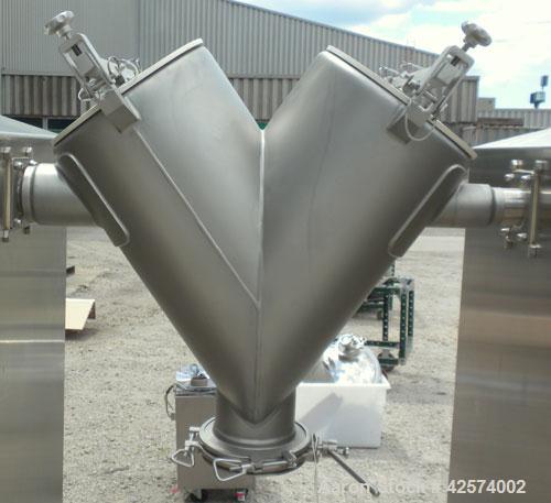 Used Patterson-Kelley Twin Shell Liquid-Solids Blender, 2 cubic feet capacity, 316 stainless steel. 62 Pounds per cubic foot maximum material density. 14’’ Diameter cones. Stainless steel pin intensi...