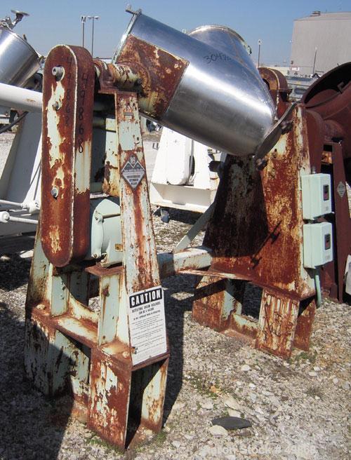 Used Patterson Kelley Twin Shell Dry Blender, 2 Cubic Foot Capacity, 304 Stainless Steel. Maximum material density 75 pounds per cubic foot. (2) 14" top charge ports, no covers. Shell 14" diameter x ...